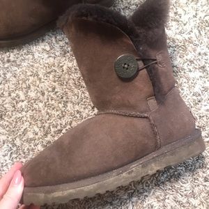 Brown Ugg Bailey Boots. Short Brown Uggs.